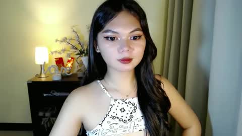 Snapshot of yourangelictransgirl chatting on February 2025 05:50:02 PM Hi its me Yna online show from February 2025 05:50:02 PM