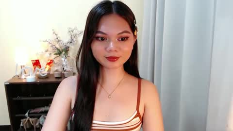 Snapshot of yourangelictransgirl chatting on February 2025 06:15:02 PM Hi its me Yna online show from February 2025 06:15:02 PM