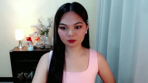 Snapshot of yourangelictransgirl chatting on March 2025 12:56:02 PM Hi its me Yna online show from March 2025 12:56:02 PM