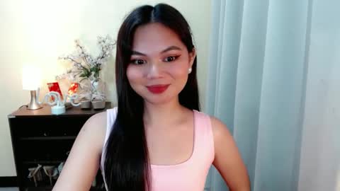 Snapshot of yourangelictransgirl chatting on March 2025 04:00:02 PM Hi its me Yna online show from March 2025 04:00:02 PM