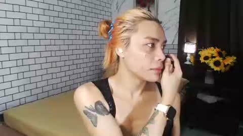 Snapshot of yourasianbigcock chatting on September 2025 12:17:01 PM LEXI online show from September 2025 12:17:01 PM