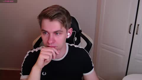 Snapshot of yourbilly chatting on June 2026 01:58:02 AM Billy online show from June 2026 01:58:02 AM