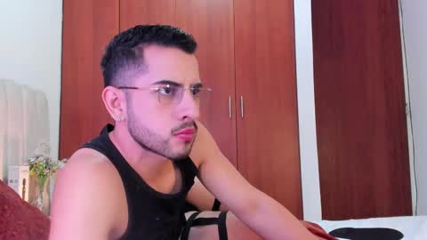 YOURBOYNEXTDOOR online show from February 2025 09:47:02 PM