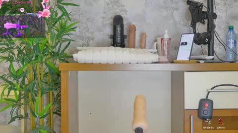 Anna online show from October 2025 07:14:02 PM