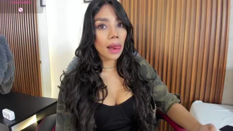 Snapshot of yourcutemolly chatting on December 2024 03:51:01 AM Selena online show from December 2024 03:51:01 AM