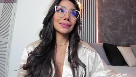 Snapshot of yourcutemolly chatting on January 2025 04:50:01 AM Selena online show from January 2025 04:50:01 AM