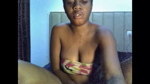 Snapshot of yourfavcamgirl_ chatting on September 2025 06:35:01 AM favcamgirl online show from September 2025 06:35:01 AM