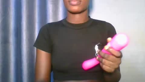 Snapshot of yourfavcamgirl_ chatting on January 2026 06:22:01 PM favcamgirl online show from January 2026 06:22:01 PM