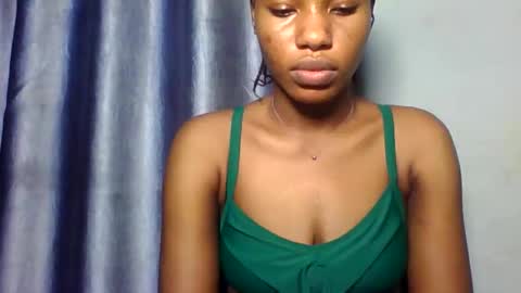 Snapshot of yourfavcamgirl_ chatting on February 2026 07:56:02 AM favcamgirl online show from February 2026 07:56:02 AM