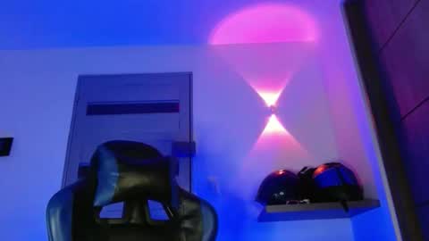 yourfavorite_bigclit online show from April 2026 09:19:02 AM