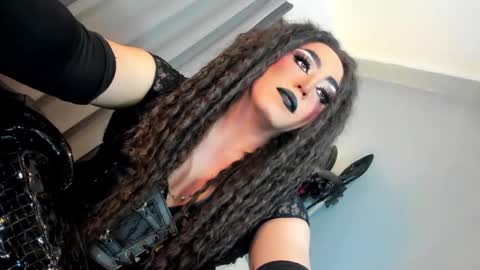  not into STINGY and CHEAP people online show from November 2025 10:56:01 PM