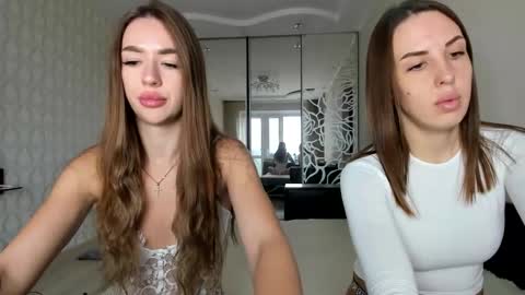 Snapshot of yourgirl_ariella chatting on November 2025 10:14:01 AM Ariella online show from November 2025 10:14:01 AM