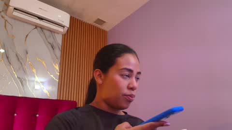 Snapshot of yourgoodgirll_ chatting on December 2024 02:59:01 AM REBECA online show from December 2024 02:59:01 AM