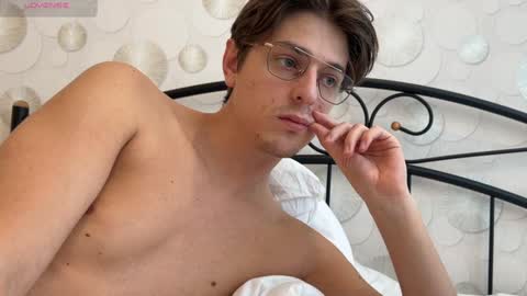 Snapshot of yourhotchristian chatting on February 2025 09:53:02 AM Chris online show from February 2025 09:53:02 AM