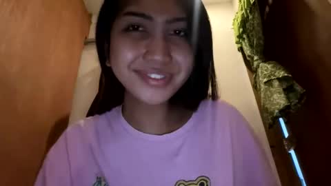 yourlovebella88 online show from December 2025 03:20:01 PM