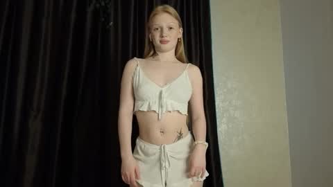 Snapshot of yourlovelyviki chatting on February 2026 01:40:02 PM Mary online show from February 2026 01:40:02 PM