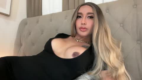 Snapshot of yourlovingpearlita1000 chatting on January 2025 11:11:01 AM Pearl online show from January 2025 11:11:01 AM