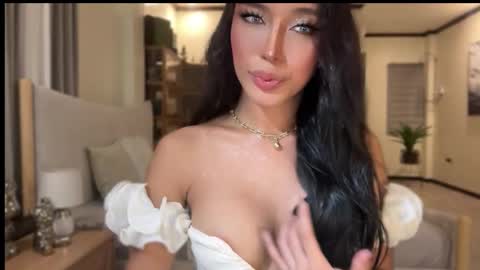 Snapshot of yourlovingpearlita1000 chatting on October 2025 12:16:01 PM Pearl online show from October 2025 12:16:01 PM