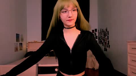 my name is Liana ntmu  online show from December 2024 04:47:02 AM