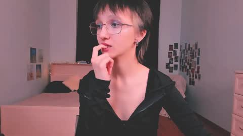 my name is Liana ntmu  online show from December 2024 07:43:02 PM