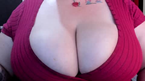 Snapshot of yourmila_ac chatting on February 2025 06:43:02 AM Milla 3 online show from February 2025 06:43:02 AM