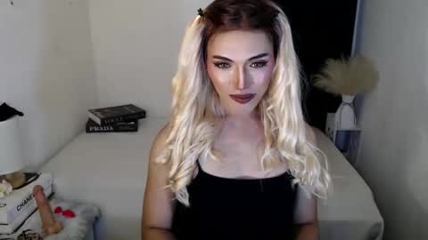 TIFFANY SUCKING QUEEN online show from April 2026 07:36:01 AM
