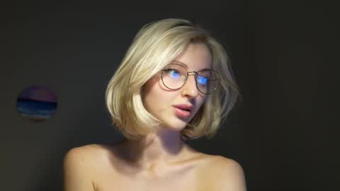 Snapshot of yournaughtymiss chatting on January 2025 02:39:02 AM Eva online show from January 2025 02:39:02 AM