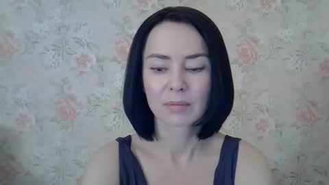 yoursofia_ online show from December 2025 10:13:01 AM