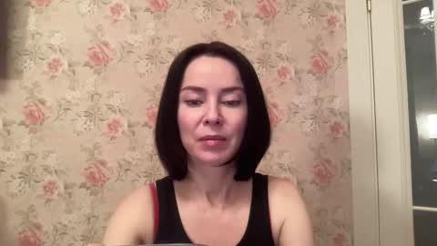 yoursofia_ online show from December 2025 11:47:01 AM