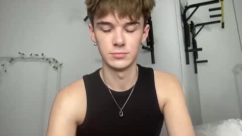 Snapshot of yoursweetyguy chatting on November 2025 06:32:01 PM yoursweetyguy online show from November 2025 06:32:01 PM