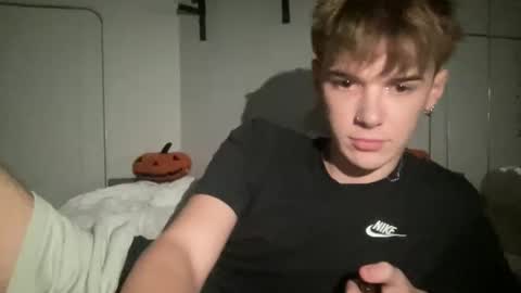 Snapshot of yoursweetyguy chatting on December 2025 03:18:02 PM yoursweetyguy online show from December 2025 03:18:02 PM