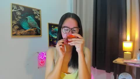 yourtinybunny online show from May 2026 10:01:01 AM