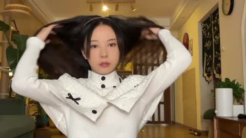 lili online show from November 2025 02:33:01 AM