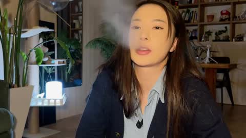 lili online show from November 2025 02:41:02 PM