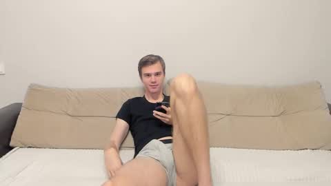 Yue Lang and Samm online show from October 2025 06:07:01 PM