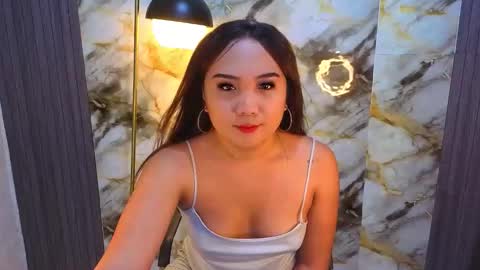 yulia_lipps online show from May 2026 02:23:02 PM
