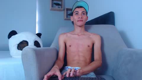 yulian_vasquez online show from February 2025 03:19:02 PM