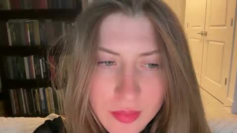 yumiandwolf online show from March 2025 07:38:02 AM