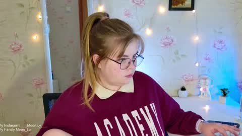 Polly online show from November 2025 04:41:02 PM