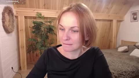 Lillya online show from November 2025 06:06:02 PM