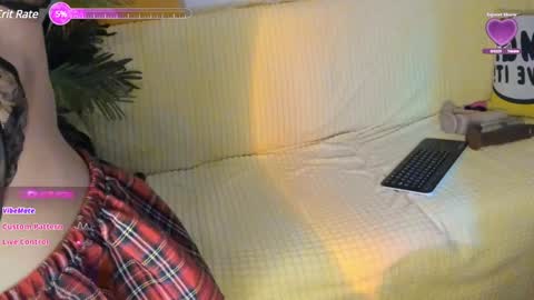 Snapshot of yummyqueen1 chatting on December 2024 02:07:02 AM KIM online show from December 2024 02:07:02 AM