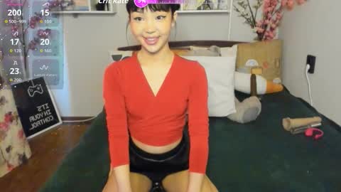 Snapshot of yummyqueen1 chatting on October 2025 03:28:01 AM KIM online show from October 2025 03:28:01 AM