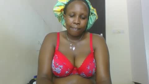 Snapshot of yummytitiess chatting on November 2025 04:15:02 AM yummytitiess online show from November 2025 04:15:02 AM