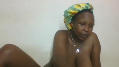 Snapshot of yummytitiess chatting on November 2025 04:42:01 PM yummytitiess online show from November 2025 04:42:01 PM