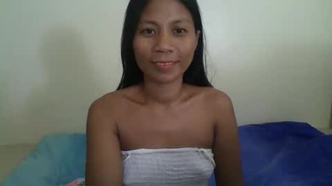 Snapshot of yuna_05 chatting on April 2026 02:00:02 PM yuna_05 online show from April 2026 02:00:02 PM