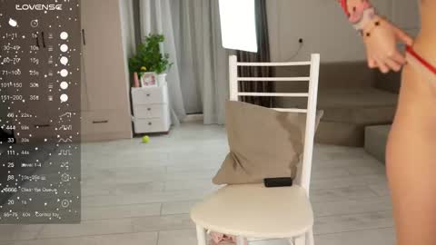 Snapshot of yuna_leen chatting on October 2025 03:24:01 PM yuna_leen online show from October 2025 03:24:01 PM