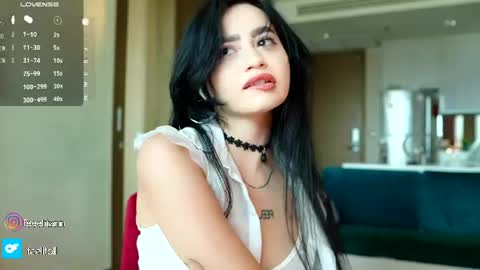 Snapshot of yuna_leen chatting on June 2026 06:40:02 AM yuna_leen online show from June 2026 06:40:02 AM