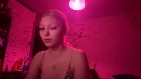 yunarosee online show from November 2025 11:27:02 PM