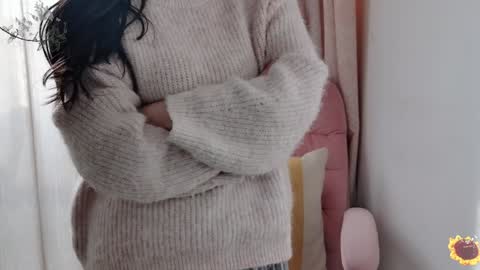 Snapshot of yuner0715 chatting on December 2024 06:43:01 AM YunEr online show from December 2024 06:43:01 AM