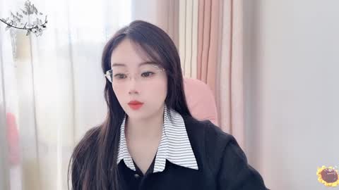 Snapshot of yuner0715 chatting on December 2024 03:23:02 AM YunEr online show from December 2024 03:23:02 AM